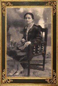 Lucera - Bottone Cristina (anni 30)