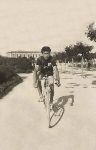 Lucera - Castellaneta Giacomo, Viale Castello nel 1937- Foto postata da Antonio Del Grosso