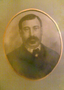 Lucera - Di Giovine Agostino commerciante di pellame in Piazza Umberto I (Primi 900) - Foto di Rosanna Di Giovine