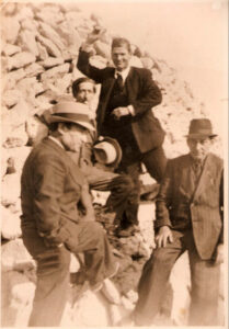 Lucera - Granieri Giorgio a dx, Vecchiarino Vincenzo (proprietario fornaci), Amodeo Giuseppe detto Cagliostro - Foto di Antonio Granieri