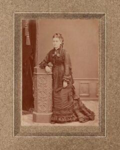 Lucera - Iamele Clementina Anna Maria (1859-1935) nel 1878 - Moglie di Raffaele Petrilli -Foto di Walter Di Pierro