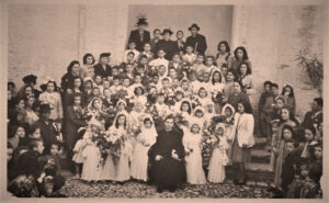 Lucera - Romice, Prima Comunione nel 1937 - Palazzo Vescovile - Foto fornita da Anna Romice.