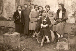 Lucera - Sassi Annita, Maria e Giuseppina e Rosaria Di Gioia nel 1933