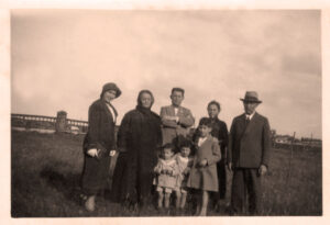 Lucera - Sciarrillo Matteo e consorte Raffaella La Rotonda con i figli piccoli Mario e Pasquale il 22-5-1932
