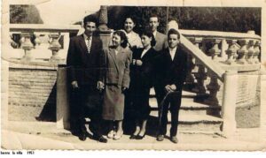 Lucera - Zio Mario e zio Ciro in villa a Lucera nel 1953 - Foto di Luigi Ritucci