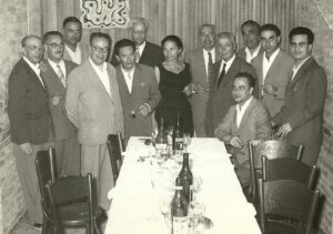 Lucera - E. Cavalli, la figlia Vera, G. Gifuni, Mario Prignano, Raffaele Giubileo, Mario Bellucci, Gioacchino Colangelo, Raffaele Schiavone, Francesco Giubileo ed altri nel 1957 al Passetto - Foto di Giuseppe Trincucci