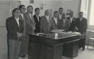 Lucera - Ciavotta Alessandro (il 1° a sx) e Preziuso Salvatore (il 2° da dx) - Colleghi di ufficio nel 1958