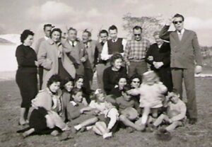 Lucera - Castellaneta Concettina, Ida, Lina Mansueto, Castellaneta Lella, Vittorio Di Pierro, Castellaneta, Lucia Vincenzo, Giacomo, Antonietta, Amalia, Clementina, Tonino Pasquetta del 1958 nella masseria Mansueto
