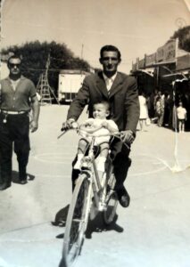 Lucera - Ippolito Vincenzo con mio padre il 14 agosto 1960 - Foto di Vincenzo Ippolito