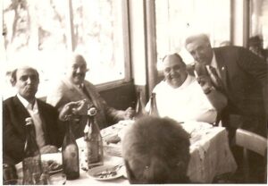 Lucera - Nassisi Vincenzo con Donnino (a capotavola), anni 60 - Foto di Giambattista Nassisi