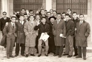 Lucera - Ieluzzi N., Parisi, F. Susanna, T. Basile, A. Tatta, A. Iliceto, G. Ruggiero, V. Bizzarri, D. Sbarra, Forte. Sac Albano, F. De Santis R. Di Giovine, R. Tolve, N. Mainieri, L. Sabatelli, C. Stampanone in via San Domenico, anni 60