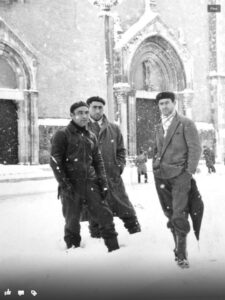 Lucera - Piazza Duomo, mio padre e mio zio e... anni 60 - Foto di Raffaele Pitocco