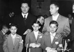 Lucera - Calabria Francesco Paolo, la Prima Comunione 1960 - Si riconoscono Michele Del Gaudio, il Prof. Sica, Lello Manna e l'Avv. Sica - Foto di Francesco Paolo Calabria
