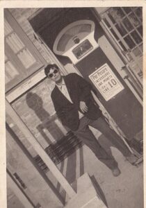 Lucera - Saldutti Vincenzo, mio padre, In piazza della Libertà nel 1965 - Foto di Giky Saldutti