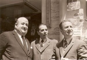Lucera - Testa Corrado con amici in Via Amicarelli negli anni 70