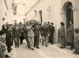 Lucera - Sica Costanza - Partenza dalla casa dei Sica posta in vico Granata il 25-04-51
