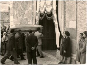 Lucera - Sica Costanza - Chiesa di San Domenico il 25-04-51 - Foto di Walter Di Pierro