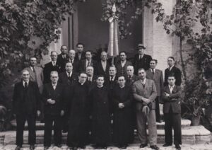 Lucera - Unione Uomini Cattolici - Palazzo Vescovile - Si riconosce - Don Antonio D'Antini e Don Giuseppe Di Sabato, anni 50 - Foto fornita dal Gianfranco Casilli
