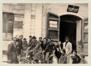 Lucera - Sezione del PCI in Piazza Duomo - Anni 50 - Foto di proprietà di Gennaro Velle