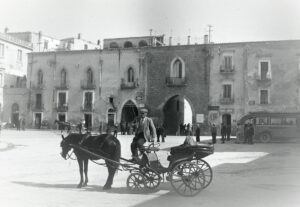Lucera - Piazza del Popolo, anni 50 - Foto di Pietro Caragnano