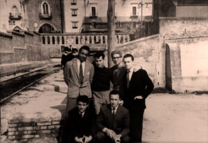 Lucera - Pagano Mario (In piedi da sx), xxx, Carmine Impagnatiello, Ercole Belmonte. Da dx in ginocchio Sabino Preziouso, anni 60 - Foto di Pamela Preziuso