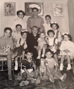 Lucera - Granieri Carmela e nipoti, vedova Calabria Raffaele, anni 60 - Foto fornita da Rino Cassisi
