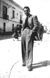 Lucera - Ieluzzi Amedeo, mio padre, in Via Blanch nel 1946 - Foto di Rosaria Ieluzzi