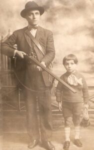 Lucera - Lamorgese Nicola con il figlio Rocco nel 1925 - Foto fornita dalla famiglia Lamorgese