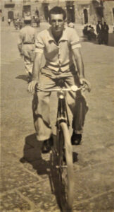 Lucera - Marino Giuseppe in Piazza Duomo nel 1943
