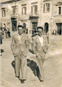Lucera - Mio padre e mio zio in piazza Duomo nel 1946 - Foto di Annamaria Piancone