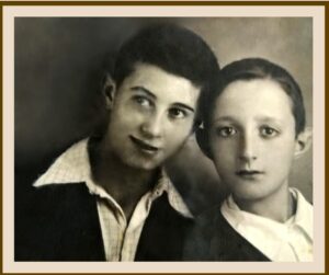 Lucera - Velle Francesco Paolo (mio padre a sx) e l'amico di sempre Di Virgilio (anni 40) - Foto di Gennaro Velle