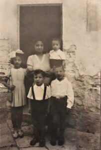 Lucera - Chiarella Anna in d'Atri e figli (anni 40)