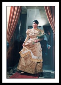 Lucera - Circolo Unione 1998 - Sfilata con abiti originali conservati da famiglie lucerine - Abito del 1840