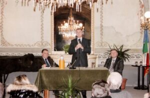 Lucera - Circolo Unione anni 2000 -Conferenza- con il giornalista Silvio Di Pasqua e il Prof. Giuseppe De Angelis