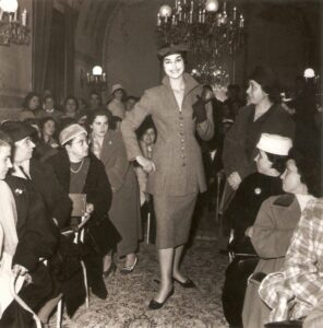 Lucera - Circolo Unione 1960 - Sfilata di moda della ditta Sans Pareil di Luigi Tove di Foggia