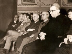 Lucera - Circolo Unione 1969 - Conferenza del conterraneo Giuseppe Cassieri, romanziere sulla nuova letteratura italiana sia narrativa che poetica - Preside Soccio