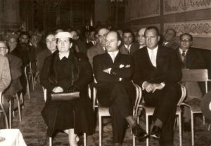 Lucera - Circolo Unione anni 60 - In seconda fila Nicola Napolitano