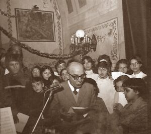 Lucera - Circolo Unione 1980 - Festa degli auguri - L'avv. Enrico Venditti legge alcune sue poesie