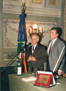 Lucera - Circolo Unione 1987 - Consegna di una targa ricordo di riconoscimento al Giudice Giuseppe Mastrolilli