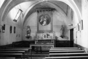 Lucera - Cappella di Sant'Anna in piazza Duomo, anni 80, in una foto di Costantino Catapano - Foto di Massimiliano Monaco