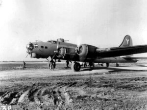 Lucera - 301°-BG, B-17G of 301st-BG preparing for another mission