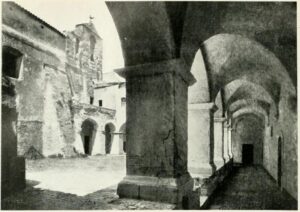 Lucera - Chiesa del SS Salvatore e Convento di San Pasquale anni 30 - Chiostroa
