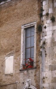 Lucera - Chiesa di Santa Maria del Carmine - La Meridiana posta sul lato sinistro