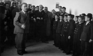 Lucera - Convitto nazionale - Visita di di Riccardo Del Giudice per l'intestazione dell'VIII squadra a Matteo Ariano, ex convittore, caduto nella II WW 1941