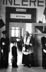 Lucera - Convitto nazionale - Visita di di Riccardo Del Giudice per l'intestazione dell'VIII squadra a Matteo Ariano, ex convittore, caduto nella II WW 1941