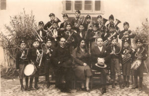 Lucera - Fanfara dei giovani Balilla. Ascanio Sassi è il primo da dx della prima fila (con il tamburino) nel 1929