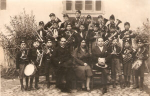 Lucera - Fanfara dei giovani Balilla. Ascanio Sassi è il primo da dx della prima fila (con il tamburino) nel 1929
