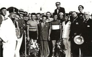 Lucera - Lucera - Giro d'Italia con i ciclisti Binda e guerra e il Podestà Alfonso de Giovine 1932