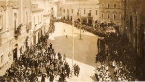 Lucera - Manifestazione in Piazza Duomo 1935