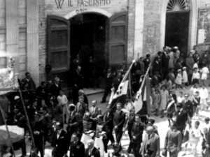 Lucera - Processione - Foto di Paolo d'Apollo